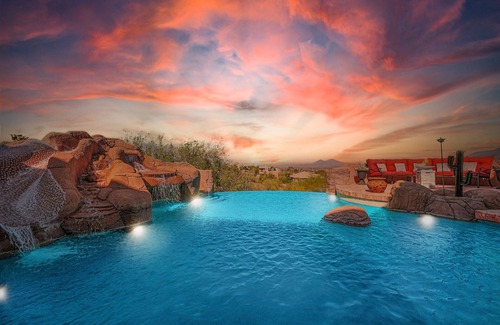 Fountain Hills Casa | BIGGEST BEST MANSION In NE Scottsdale Area- VIEWS, Infinity Pool, MOVIE THEATER!