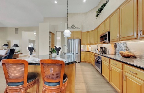 Arabian Crest Casa | Huge Home. Sleeps 12. Mayo Clinic, Desert Ridge, TPC Golf!