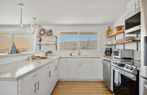 Indian Cove Casa | Bighorn Oasis with a Hot Tub