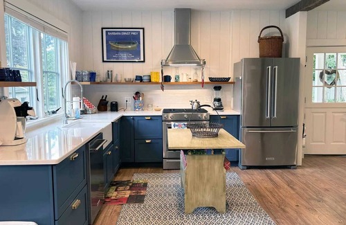 Bar Harbor Cabaña | Bijou By The Bay-Guest House on large waterfront estate, short walk to Bar Harbor