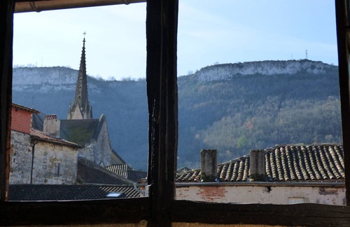 Saint-Antonin Noble Val Casa | Casa de Pueblo Bijou Con Piscina Climatizada En Tranquil Courtyard Gardens