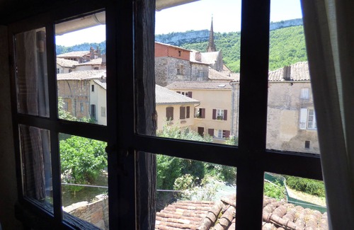Saint-Antonin Noble Val Casa | Casa de Pueblo Bijou Con Piscina Climatizada En Tranquil Courtyard Gardens