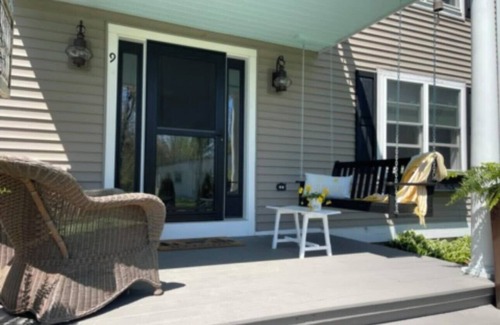South Hero Casa | Biker's Paradise!! 4 bedroom home in Champlain Islands near bike path and lake