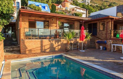 Gordons Bay Central Casa | Bikini Beach Villas