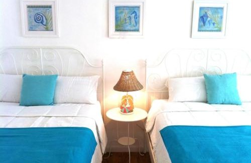 West Avenue Hotel | Bikini Lodge