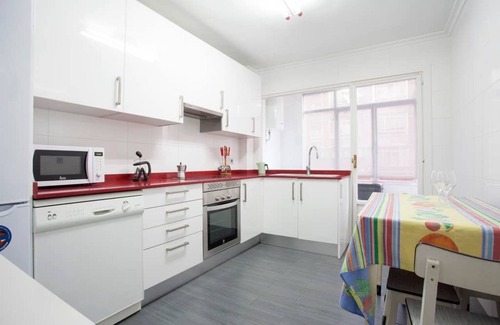Ibarrekolanda Condominio | Bilbao Gran terraza, 3 Habit..4 personas, Garaje Gratis, teletrabajo.Wifi+ c. TV
