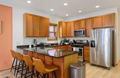 Wicker Park Apartamento | Billiards Patio Parking