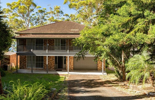 Smiths Lake Casa | Billie's on Smiths- Lakefront holiday home