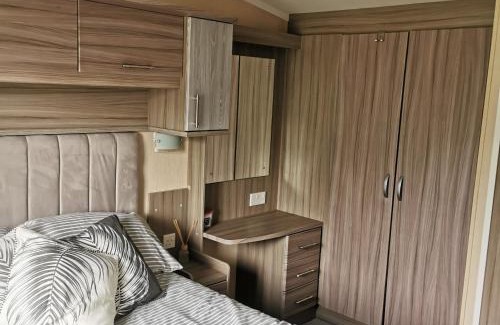 Great Houghton Casa | Billing Aquadrome Lakeside retreat