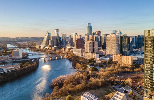 East Cesar Chavez Casa | Billy by AvantStay | Brand New Condo in Austin w/ Amazing Amenities