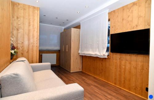 Madonna di Campiglio Apartamento | Bilocale centro paese con posto auto