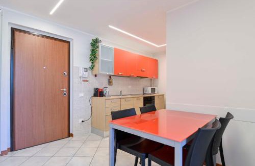 Seriate Apartamento | Bilocale Chic 2, 10min Aeroporto Milano-Bergamo, BOX AUTO e ARIA CONDIZIONATA