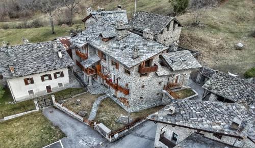 La Salle Apartamento | Bilocale pietra e legno immerso nella natura