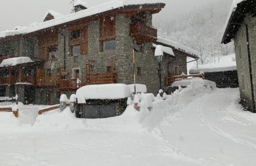 La Salle Apartamento | Bilocale pietra e legno immerso nella natura