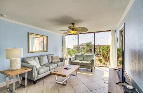 Biloxi Apartamento | Biloxi Condo with Pool Access - Steps to Beach!