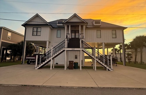 Biloxi Casa | Biloxi Waterfront Rental for Cruisin’ the Coast – 3BR/2BA House