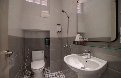 District 7 Hotel | Bin Bin Hotel 8 - Near Sunrise City