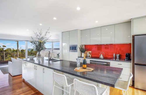 Killcare Heights Casa | 'Binalong House' by Accom Holidays