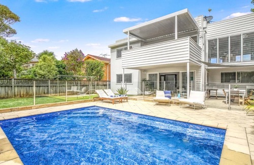 Killcare Heights Casa | 'Binalong House' by Accom Holidays