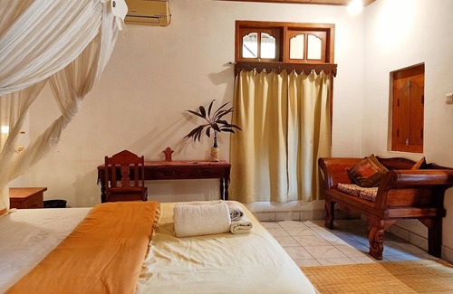 Lovina Cama Y Desayuno | Binaria Museum Hotel