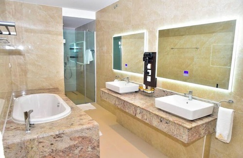 Benin City Hotel | Binos Inn Hotel and Suites