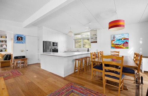 Portsea Casa | Binyara Cottage: 4 BR, 2 BA House in Postsea, Sleeps 9