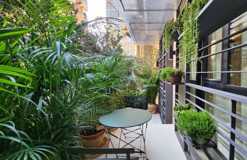 Achrafieh Apartamento | Biophilia Bali Escape