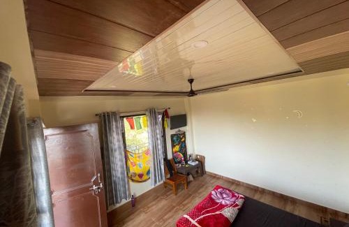 Gunehr Hotel | BirAlive Cafe & Homes