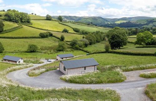 Caersws Casa | Birch Banc Retreats - Glyn-Haul, New Enc Decking