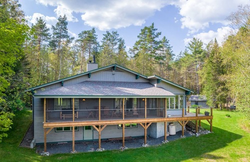Tupper Lake Casa | Birch Berry Lane on Stony Creek Pond