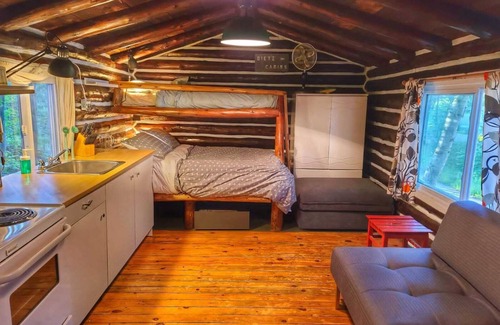 North Frontenac Cabina | Birch Cabin- North Frontenac Lodge