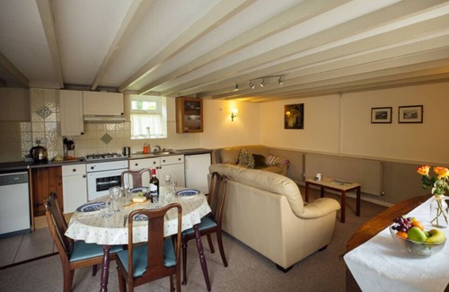 Haverfordwest Apartamento | Converted Stone Cottage with indoor swimming pool