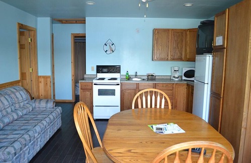 Algoma District Cabaña | Birchland Cottages