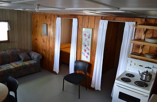 Algoma District Cabaña | Birchland Cottages