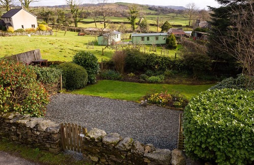 Crook Cabaña | BIRCHMILL COTTAGE, pet friendly, with open fire in Kendal