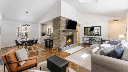 Blakeslee Casa | Birchwood by AvantStay Game Room Lake Access