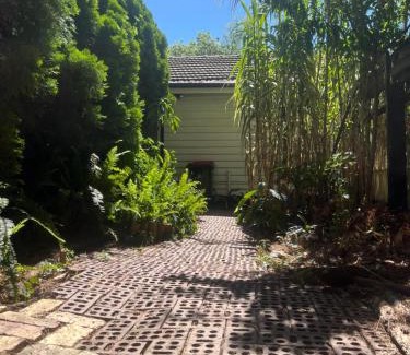 Flora Hill Apartamento | Bird Paradise