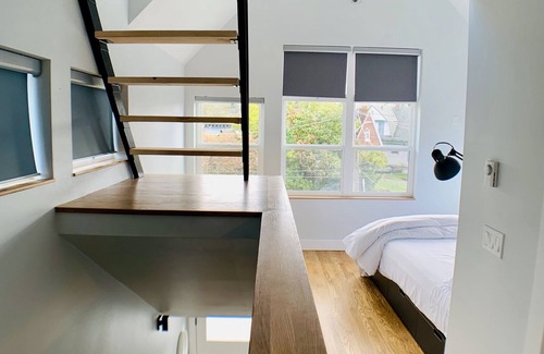 Wallingford Casa | Birdhouse on GreenLake