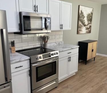 Hamilton Apartamento | Birdie Mae - 2 bedroom House in DT Hamilton