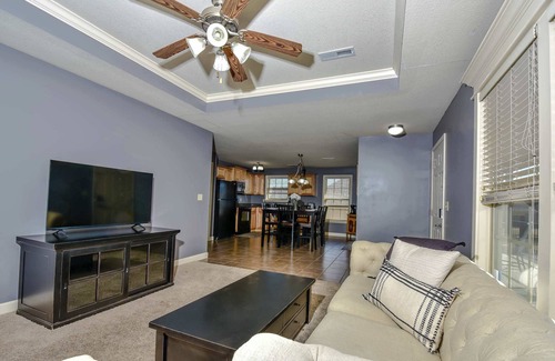 Lake Ozark Condominio | Birdie's Bliss 2BR Condo Sleeps 6!