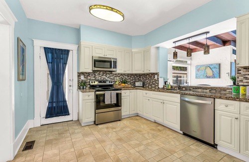 South Palm Park Neighborhood Association Casa | Birds of Paradise Historic 1900's Spanish Estate!