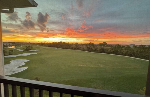 Venice Condominio | Birdseye view in your top fl Country club lifestyle with Golf & resort style🔥🌴🏌️💦
