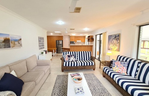 Woolgoolga Casa | "Birdsong"