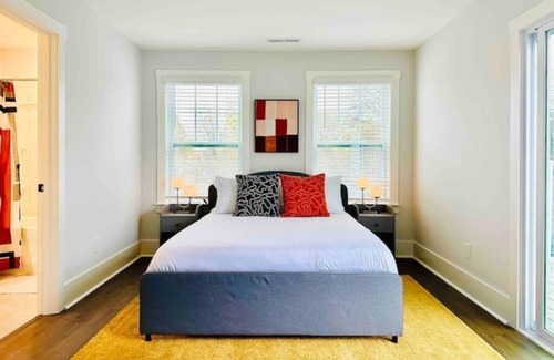 Charlotte Casa | Birdsong Bungalow - Uptown Retreat - 6 Beds