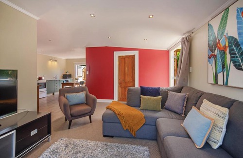 Nelson Casa | Birdsong Cottage