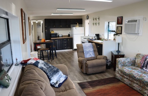 Holladay Cabaña | Birdsong Resort Cottage #12 View of KY Lake - Camden TN