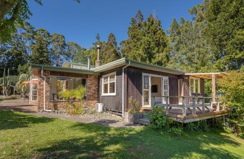 Whangamata Casa | Birdsong - Whangamata Holiday Home