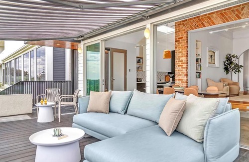 Grange Casa | Birdy Beach House - An Idyllic Oceanfront Lifestyle