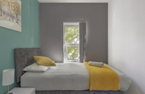 Erdington Apartamento | Birmingham Contractor House sleeps 8 Private Garden near M6 Motorway Business Wi-FI