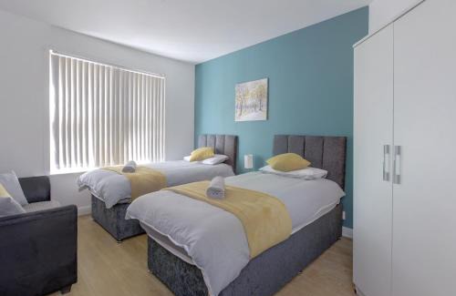 Erdington Apartamento | Birmingham Contractor House sleeps 8 Private Garden near M6 Motorway Business Wi-FI